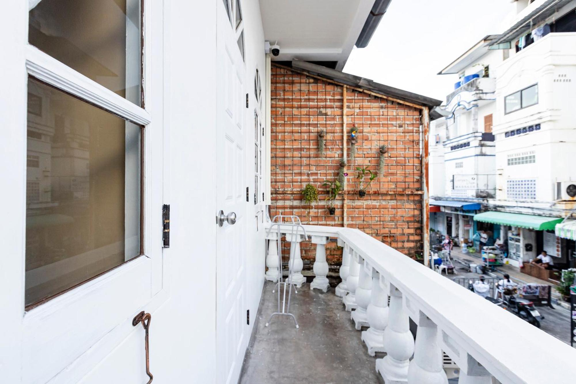Sweett Lemon Hostel Patong Eksteriør billede